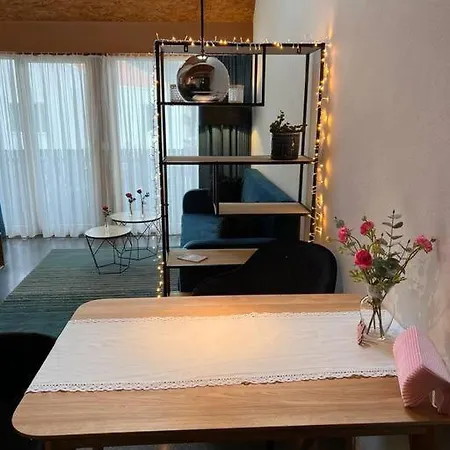 Apartment Seeglueck Seeblau - Moderne Maisonette-wohnung Mit Balkon Und Parkplatz In Seenaehe In Konstanz-dingels-dorf Konstanz