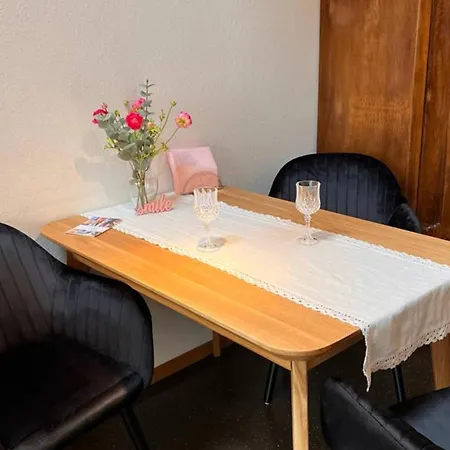 Seeglueck Seeblau - Moderne Maisonette-wohnung Mit Balkon Und Parkplatz In Seenaehe In Konstanz-dingels-dorf Констанц