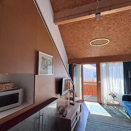 Seeglueck Seeblau - Moderne Maisonette-wohnung Mit Balkon Und Parkplatz In Seenaehe In Konstanz-dingels-dorf