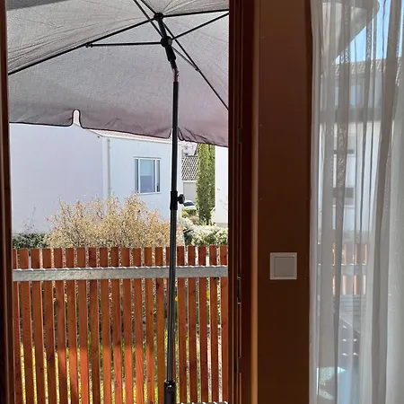 Seeglueck Seeblau - Moderne Maisonette-wohnung Mit Balkon Und Parkplatz In Seenaehe In Konstanz-dingels-dorf Apartment Konstanz