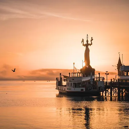Seeglueck Seeblau - Moderne Maisonette-wohnung Mit Balkon Und Parkplatz In Seenaehe In Konstanz-dingels-dorf