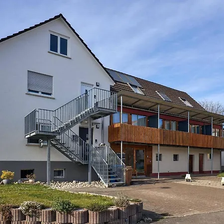 Seeglueck Seeblau - Moderne Maisonette-wohnung Mit Balkon Und Parkplatz In Seenaehe In Konstanz-dingels-dorf Apartamento