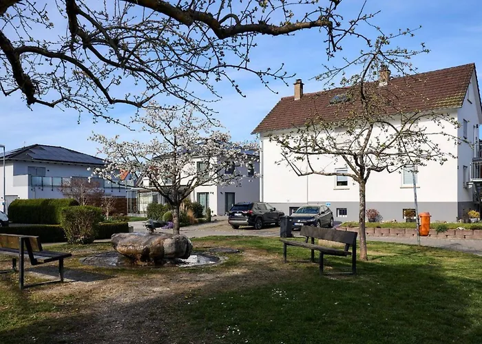 Appartamento Seeglueck Seeblau - Moderne Maisonette-wohnung Mit Balkon Und Parkplatz In Seenaehe In Konstanz-dingels-dorf Costanza