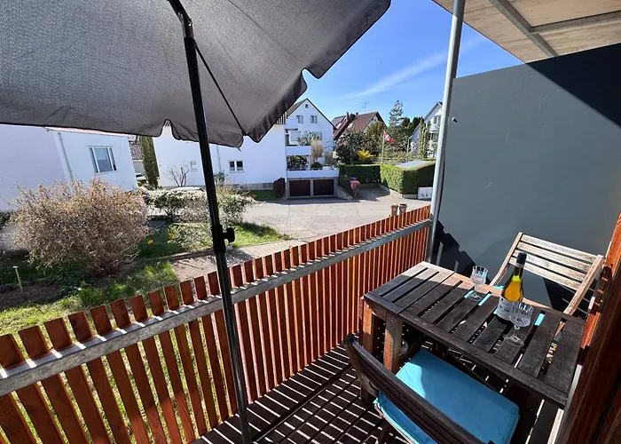 公寓 Seeglueck Seeblau - Moderne Maisonette-wohnung Mit Balkon Und Parkplatz In Seenaehe In Konstanz-dingels-dorf 康斯坦茨