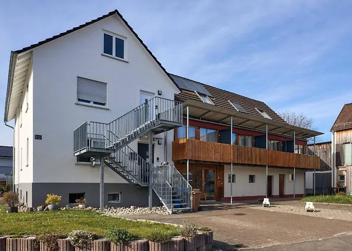 Seeglueck Seeblau - Moderne Maisonette-wohnung Mit Balkon Und Parkplatz In Seenaehe In Konstanz-dingels-dorf 公寓